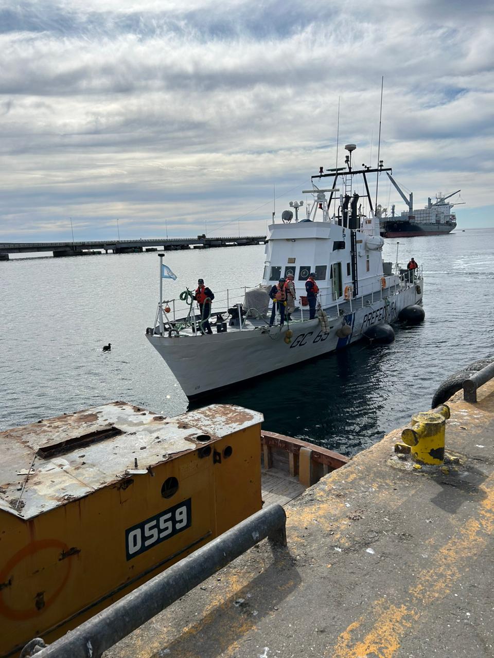 Hundimiento del Primer Buque que formara parte del Parque Subacuatico en Puerto Madryn